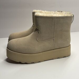 Time and Tru Women's Genuine Suede Platform Cozy Boots